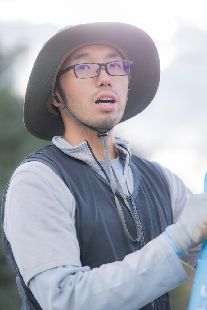 作業中の山村さん